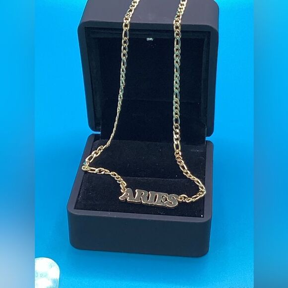 ⭐️Aries Zodiac Nameplate 14k Gold Figaro Chain Necklace 🌙 - Picture 10 of 14